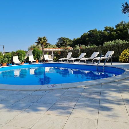 נובליה Apartments Dorotea מראה חיצוני תמונה