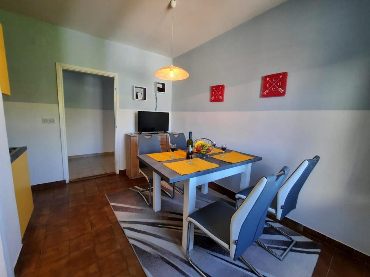 נובליה Apartments Dorotea מראה חיצוני תמונה