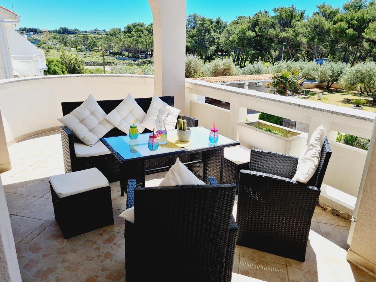 נובליה Apartments Dorotea מראה חיצוני תמונה